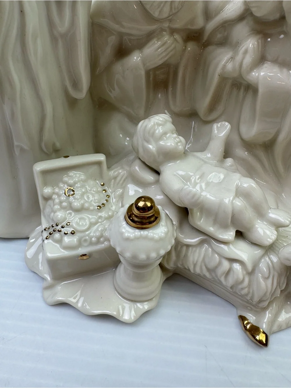 Mikasa Porcelain Nativity Holy Family Gold Trim Mary Joseph Baby Jesus FK020/950